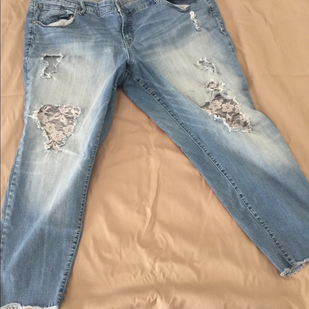 TORRID raw ankle hem distressed lace jeans 24